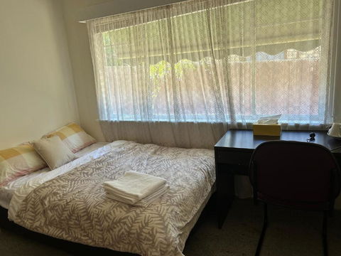 Elgar 67 - Accommodation Gladstone 3