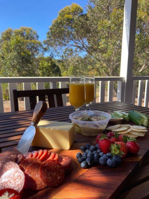 Emu Cottage - Accommodation Gladstone 4