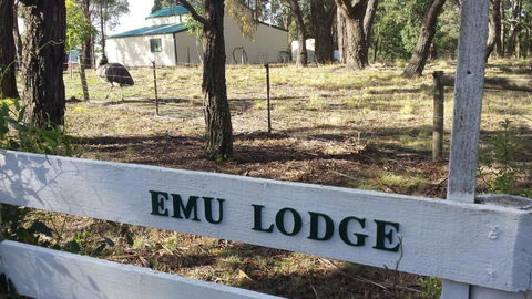 Emu Lodge Country Retreat - Accommodation Gladstone 3