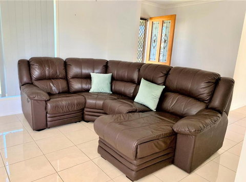 Entire 4BR House Close To Airport Hosted By Homestayz - Accommodation Gladstone 2