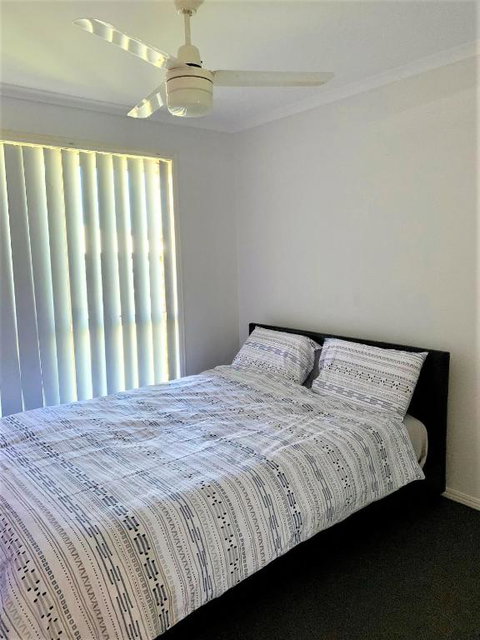 Entire 4BR House Close To Airport Hosted By Homestayz - Accommodation Gladstone 4