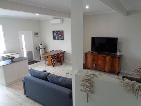 Erwins Lagoon Retreat - Accommodation Gladstone 1