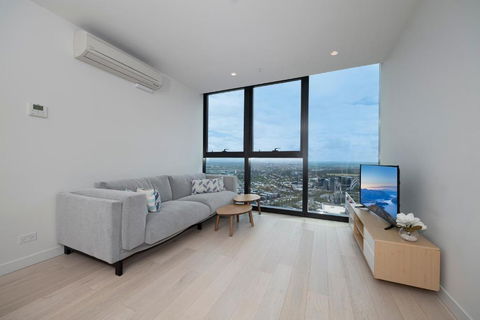 EQ Tower Modern Apartments Melbourne Central CBD - Accommodation Gladstone 3