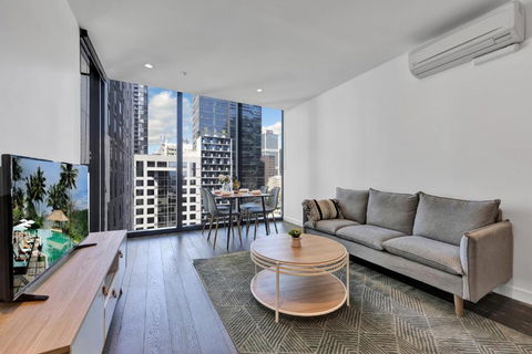EQ Tower Modern Apartments Melbourne Central CBD - Accommodation Gladstone 1