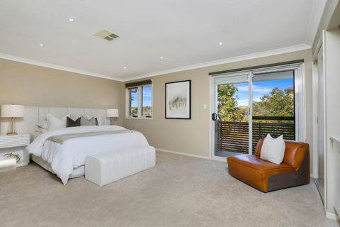 Entire Home In Park Central - Family-Friendly Getaway - Walk To Parks, Shops And Transport In Macarthur - Accommodation Gladstone 1