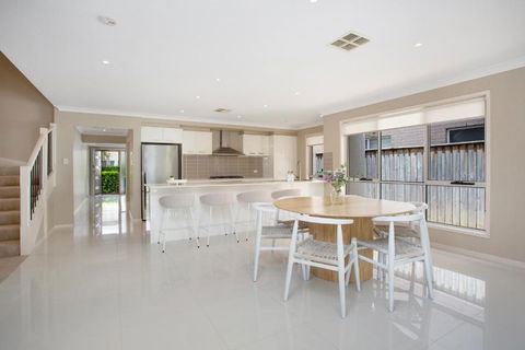 Entire Home In Park Central - Family-Friendly Getaway - Walk To Parks, Shops And Transport In Macarthur - Accommodation Gladstone 3