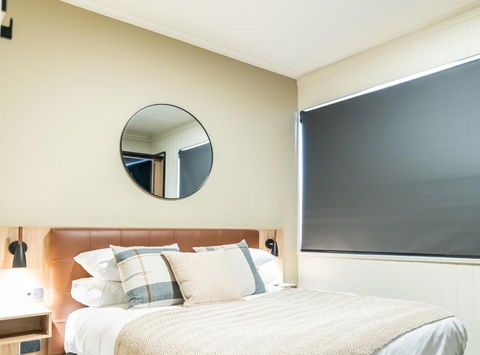 Eyre Hotel - Accommodation Gladstone 0