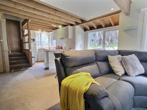 Faithfulls Chalet, Alpine-getaways - Accommodation Gladstone 4