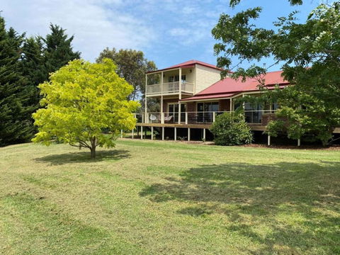 Farmhouse In The Heart Of Wine Country, 10 Minutes To Beach - Accommodation Gladstone 0