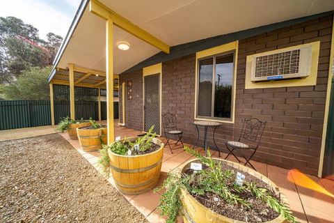 Flinders Ranges Bed And Breakfast - Accommodation Gladstone 0