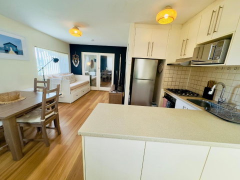 FORR64 - Cosy East Perth Retreat - Accommodation Gladstone 4