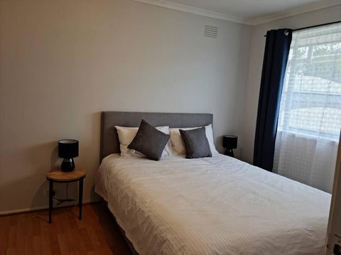 Four Bedroom House With Free Parking On Site - Accommodation Gladstone 1