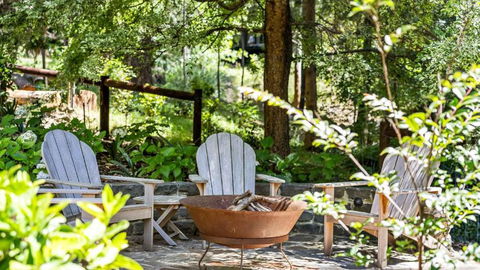 FROGWELL HOLLOW Immerse Into An Idyllic Fairytale - Accommodation Gladstone 1
