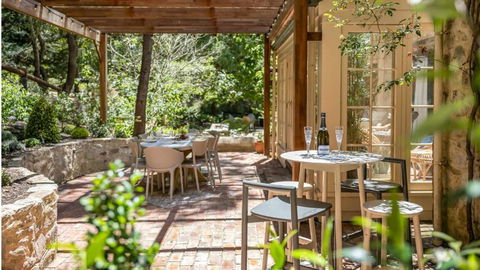 FROGWELL HOLLOW Immerse Into An Idyllic Fairytale - Accommodation Gladstone 3