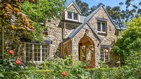 FROGWELL HOLLOW Immerse Into An Idyllic Fairytale - Accommodation Gladstone 0