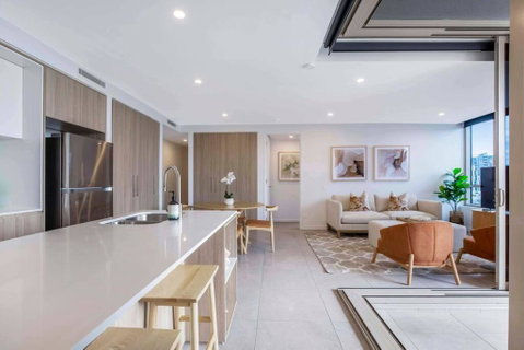 Gabba Oasis:Luxury 3BRM Apt Pool - Accommodation Gladstone 4