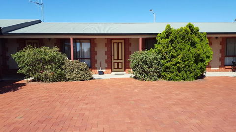 Gateway Motor Inn - Self Check-In - Accommodation Gladstone 1