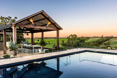 Gawler Park Estate - Accommodation Gladstone 4