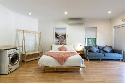 Gawler Townhouses 1b - Accommodation Gladstone 0