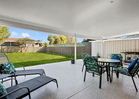 Geoff And Mary S - Accommodation Gladstone 2