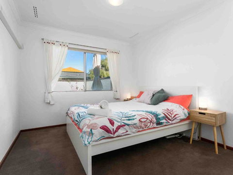 Getaway Villa 2br, Sleeps 4, Near Beach - Accommodation Gladstone 1