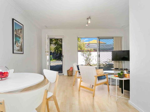 Getaway Villa 2br, Sleeps 4, Near Beach - Accommodation Gladstone 0