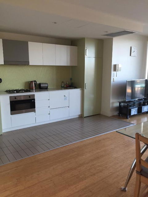 GlenelgApt - Accommodation Gladstone 2