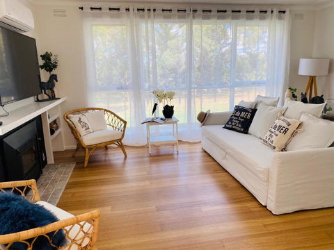 Glenview Park Cottage And Farm Stay, Yarra Glen - Accommodation Gladstone 0