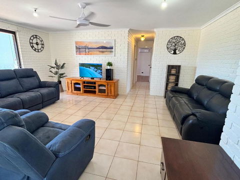 Golden Sunset-Shark Bay Denham - Accommodation Gladstone 1