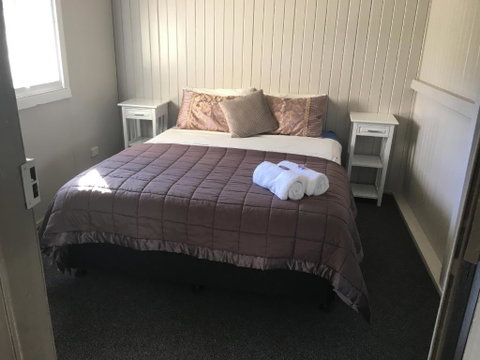 Goondihill Hotel - Accommodation Gladstone 3