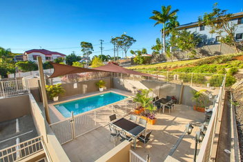 Gladstone Downtown Central Apartment Hotel Official with Accommodation Gladstone
