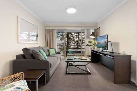 Great Esplanade Manly Harbour Front - Accommodation Gladstone 0