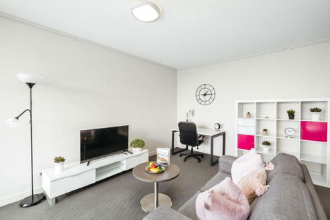 Great Value CBD 2 Beds Apt Free Carpark Pool And Gym - Accommodation Gladstone 4