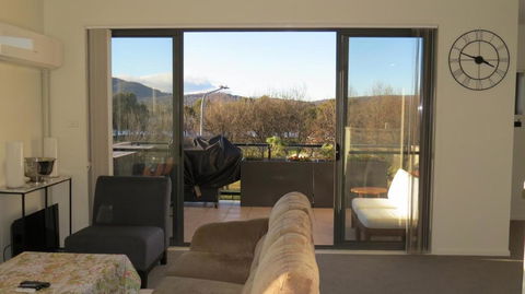 GREENWAY WATERS 2 Bed Apartment - Accommodation Gladstone 3