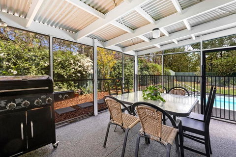 Grey Gables Pet Friendly With Swimming Pool And Spa - Accommodation Gladstone 3