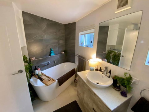 H2O Holiday Apartment Unit 14 - Accommodation Gladstone 2