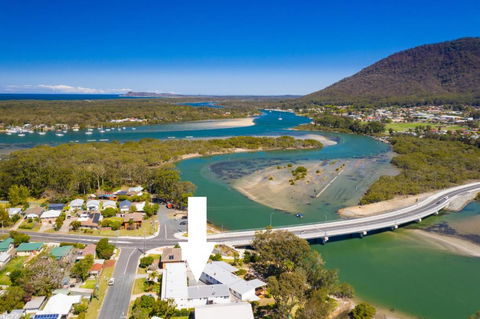H2O Holiday Apartments Unit 5 - Accommodation Gladstone 0