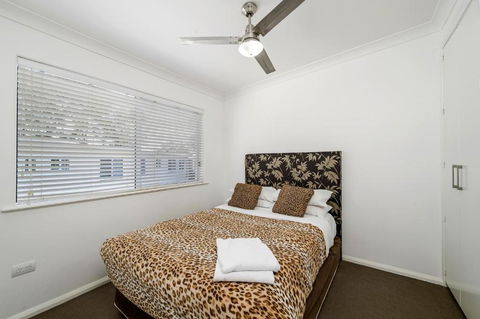 H2O Holiday Apartments Unit 5 - Accommodation Gladstone 4