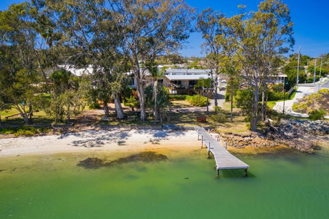 H2O Holiday Apartments Unit 5 - Accommodation Gladstone 1
