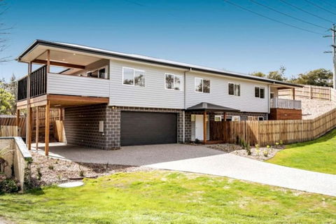 HALE KUPA Rye Beach House Spa Table Tennis - Accommodation Gladstone 1