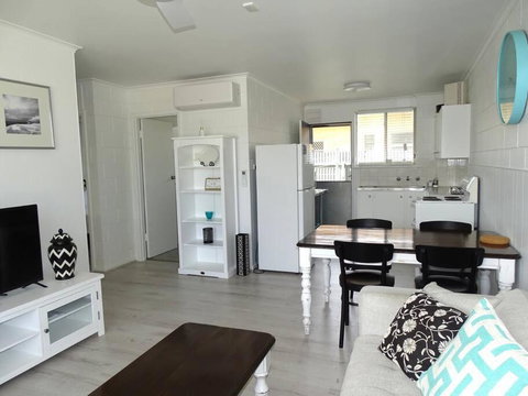 Hamptons - Accommodation Gladstone 0