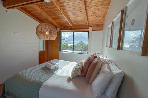 HEXAGON BEACH HOUSE Binalong Bay Of Fires Views - Accommodation Gladstone 2