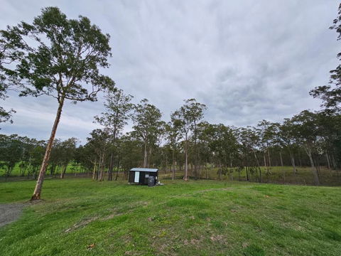 Hillside Cottage By Tiny Away - Accommodation Gladstone 0