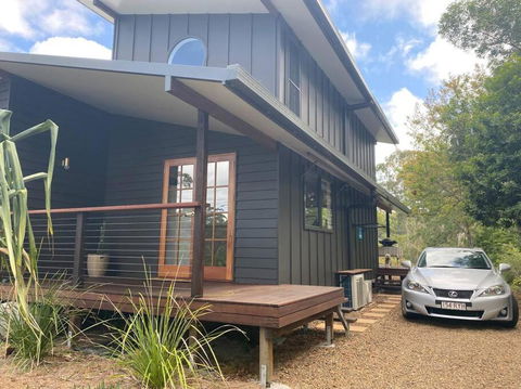 Hilltop Woods Noosa - Accommodation Gladstone 0