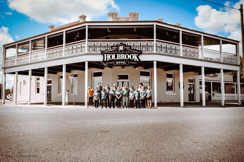 Holbrook Hotel - Accommodation Gladstone 1