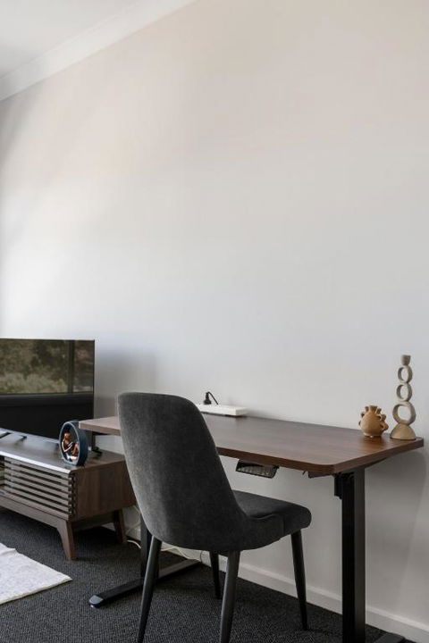 Home Abroad - 3BR With Dedicated Workspace - Accommodation Gladstone 2