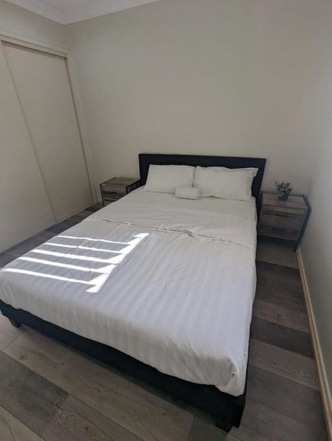 Huge Holiday Home 4Beds 2Baths In Gladstone Near Shopping Center - Accommodation Gladstone 1