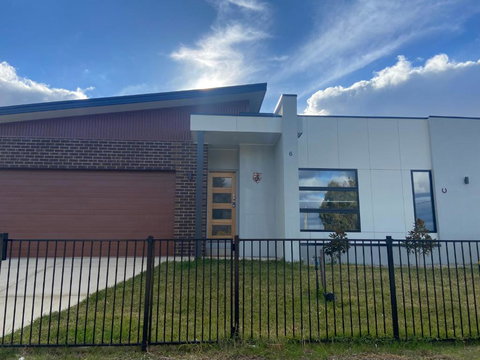 Home Away From Home - Accommodation Gladstone 3