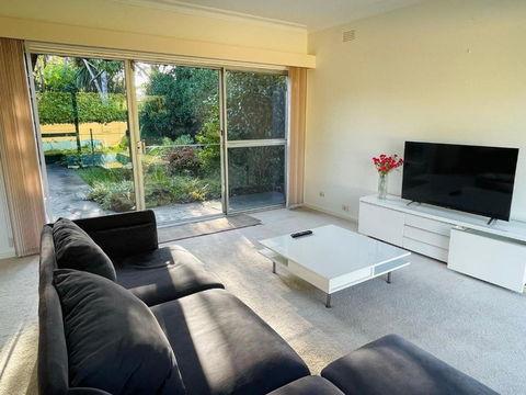 Home In Brighton - Accommodation Gladstone 3