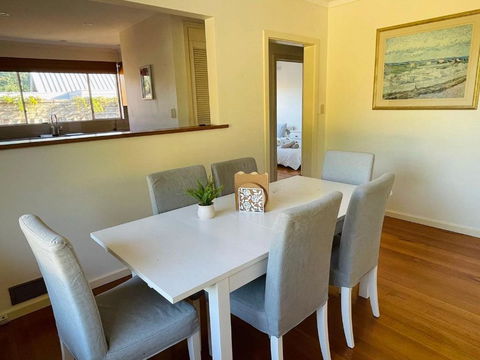 Home In Brighton - Accommodation Gladstone 2